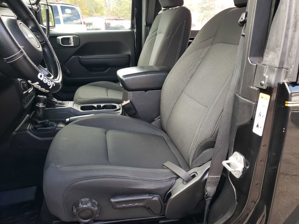 Used 2018 Jeep Wrangler Sport image 12