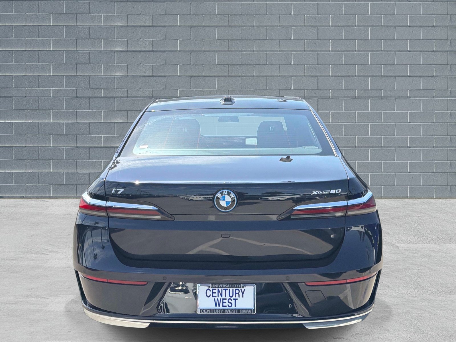 Used 2023 BMW i7 xDrive60 AWD/4WD image 4