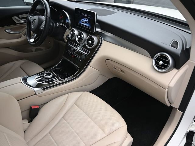 Used 2017 Mercedes-Benz GLC 300 4MATIC image 39