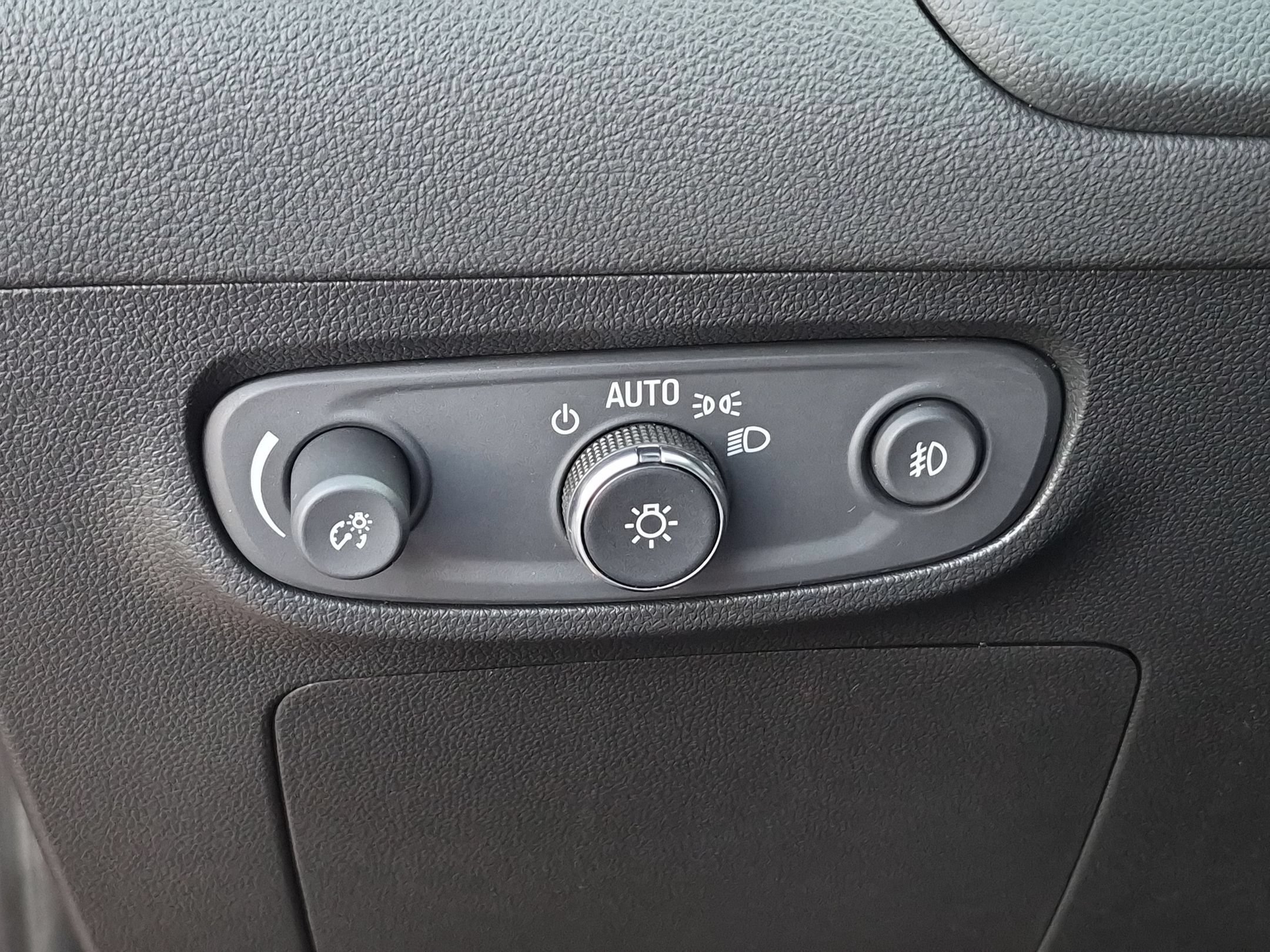 Certified 2023 Buick Encore GX Select w/ Sport Touring Package FWD image 17