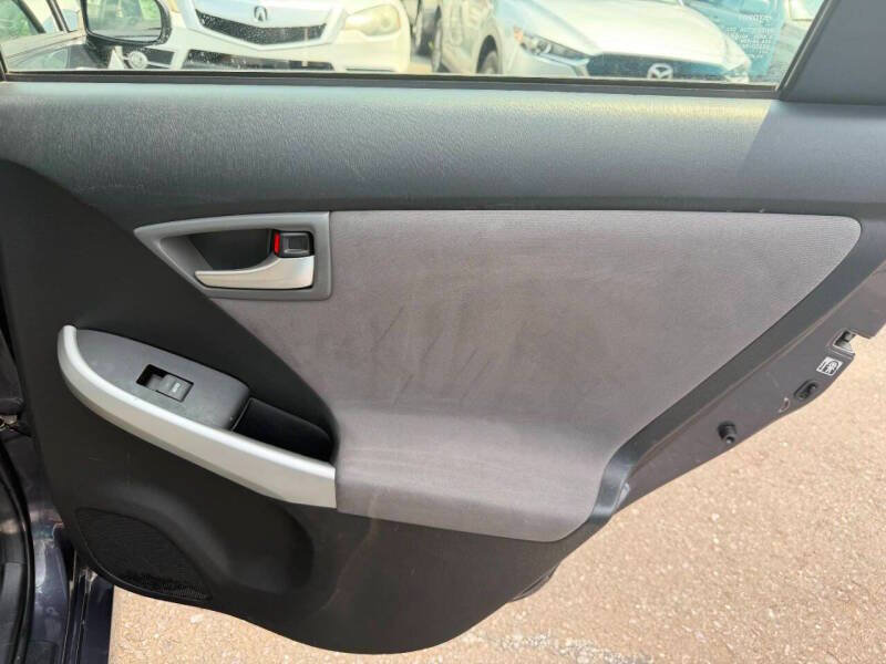 Used 2014 Toyota Prius Two FWD image 32