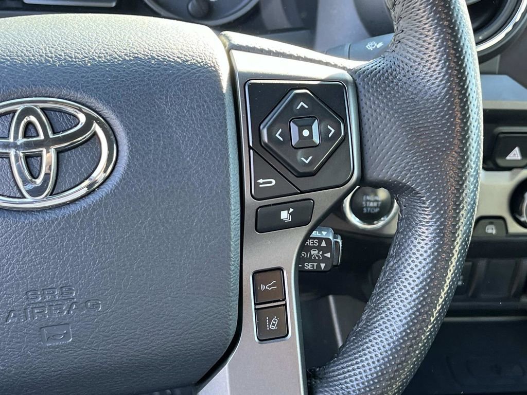 Used 2020 Toyota Tacoma TRD Off-Road image 29