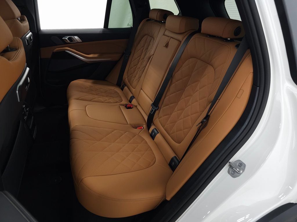 Used 2026 BMW X5 xDrive40i w/ Premium Package AWD/4WD image 32