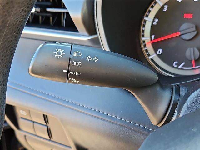 Used 2022 Toyota Highlander L FWD image 11