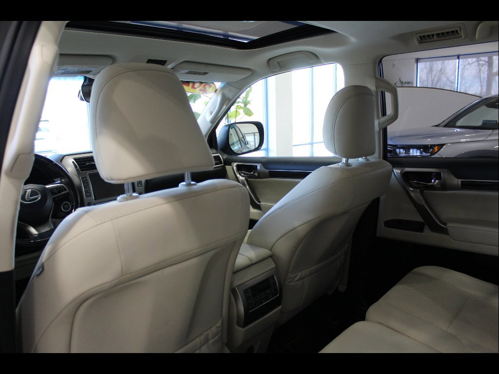 Used 2020 Lexus GX 460 Premium w/ Premium Package image 15