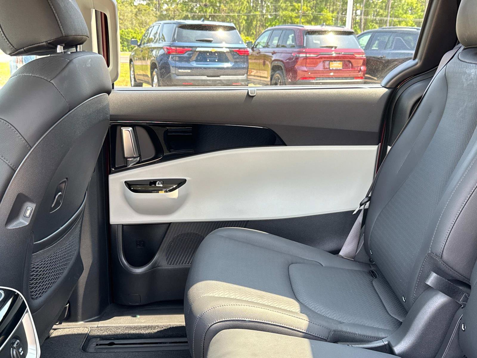 Used 2024 Kia Carnival SX Prestige image 14