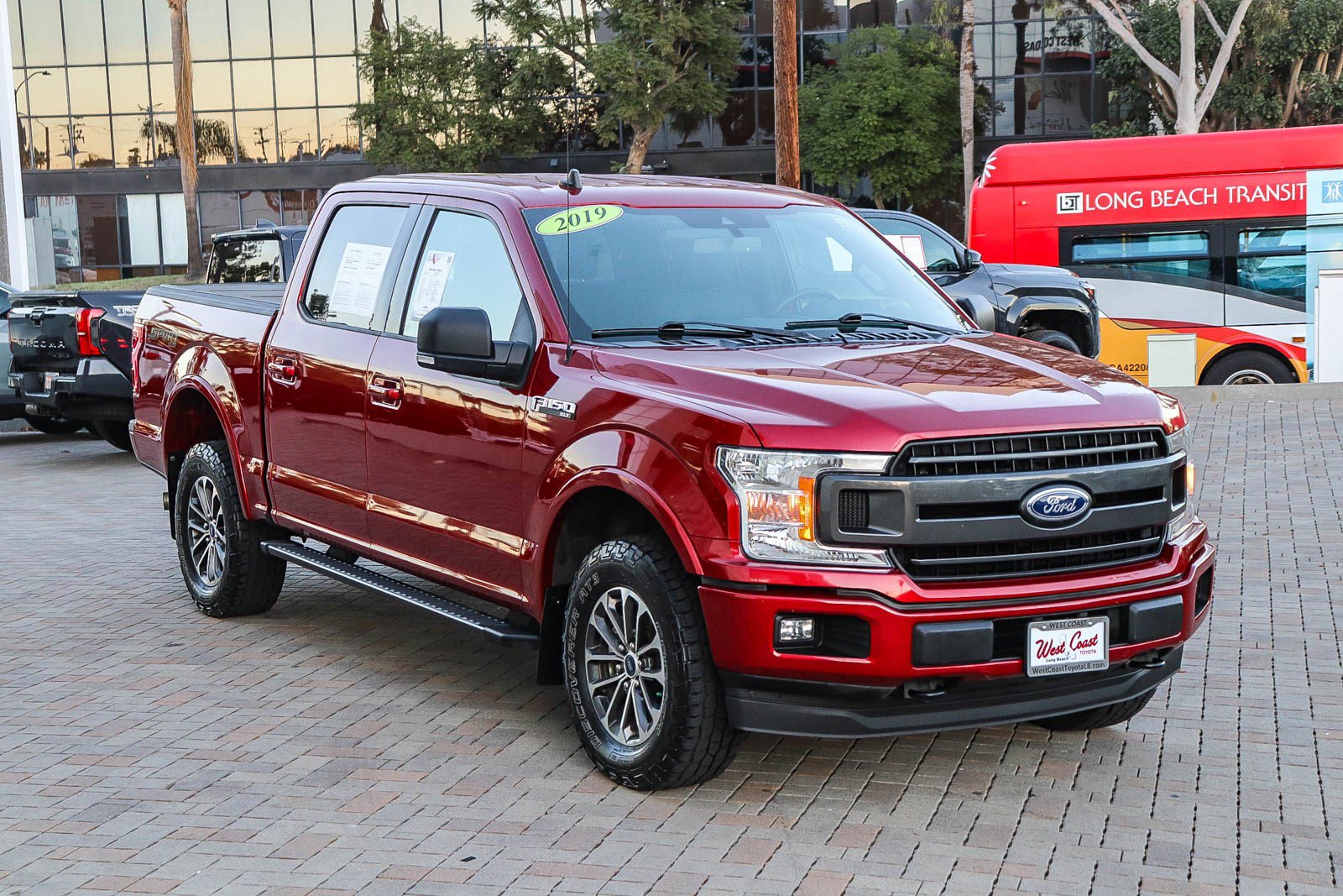 Used 2019 Ford F150 XLT w/ Equipment Group 302A Luxury image 3
