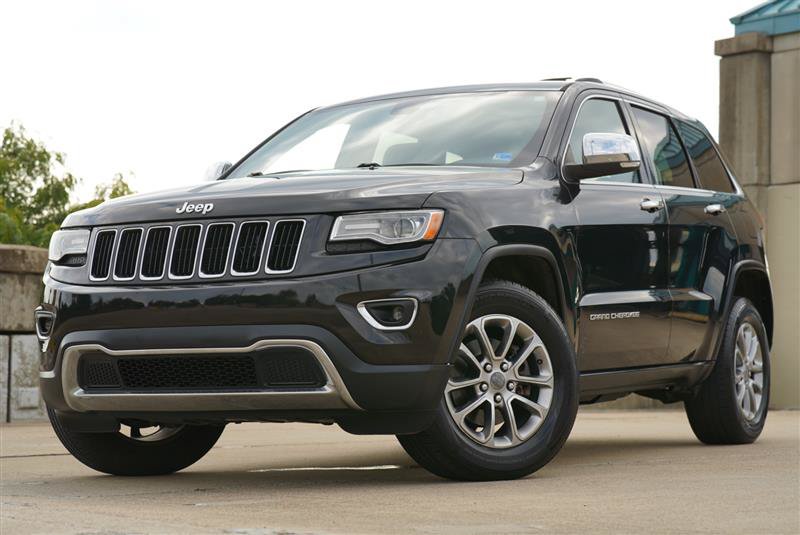 Used 2015 Jeep Grand Cherokee Limited w/ Luxury Group II AWD/4WD image 2