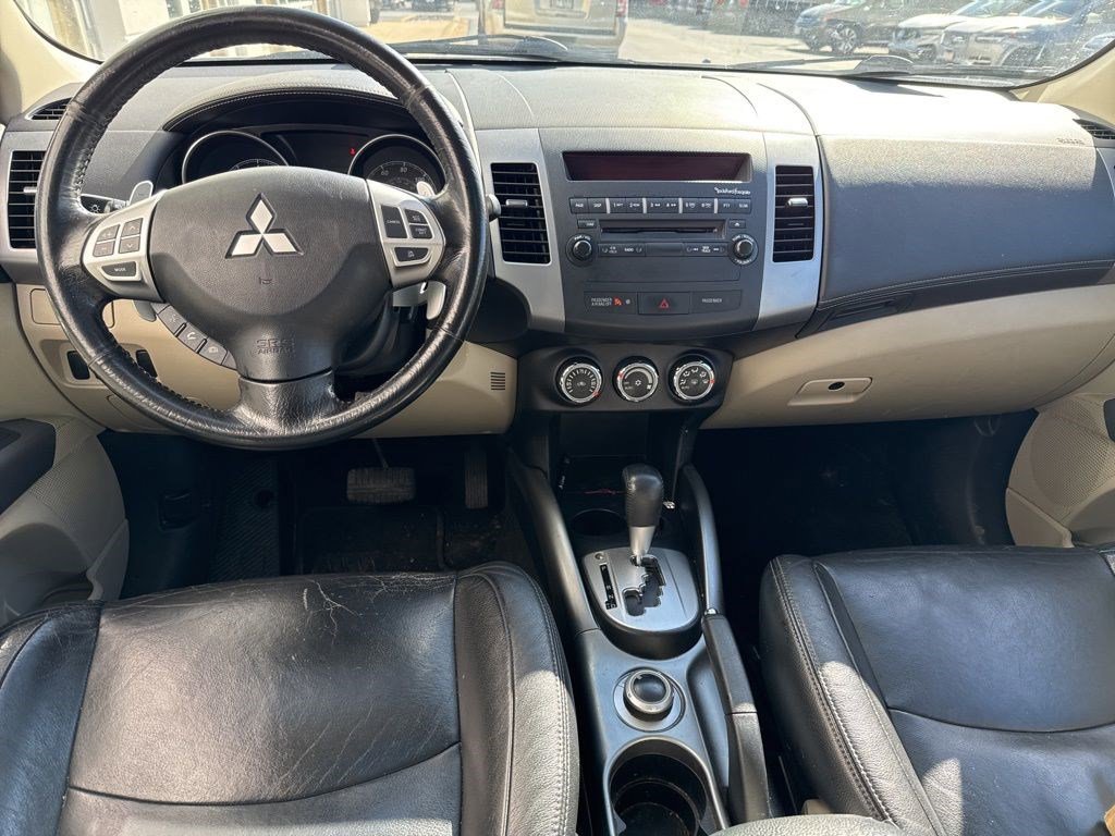 Used 2013 Mitsubishi Outlander SE image 8