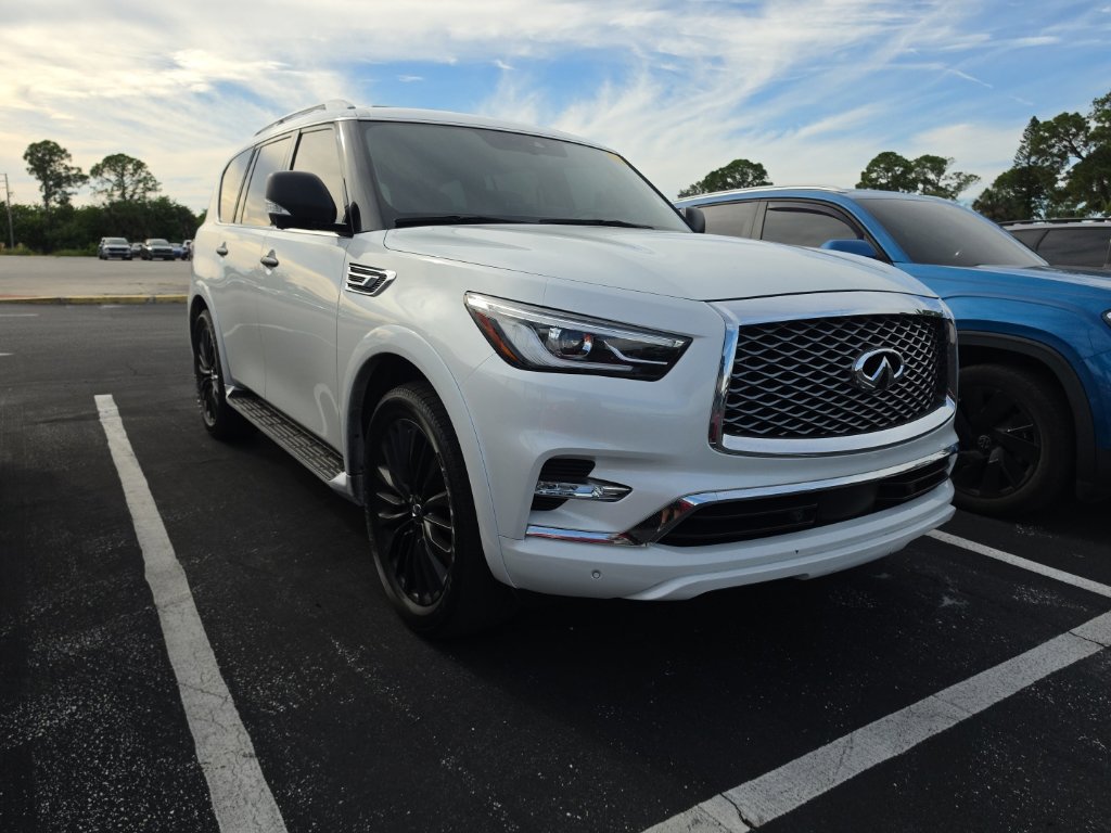 Used 2022 INFINITI QX80 Sensory w/ All-Season Package RWD image 2