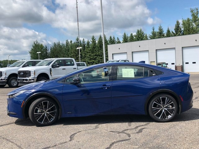 Used 2024 Toyota Prius XLE image 24
