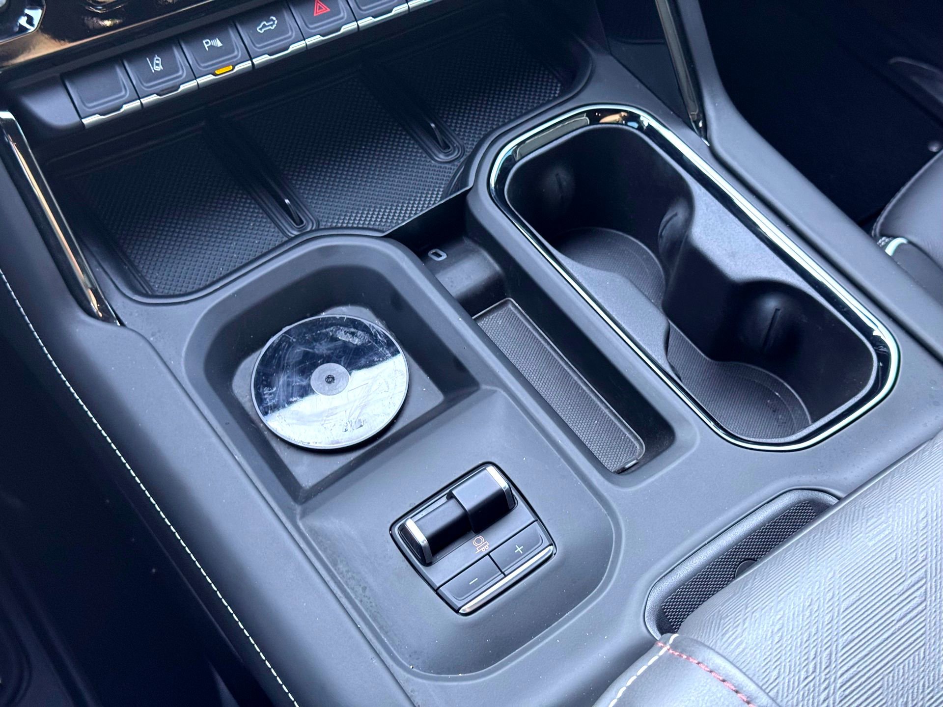 Used 2025 GMC Sierra 2500 AT4X image 32