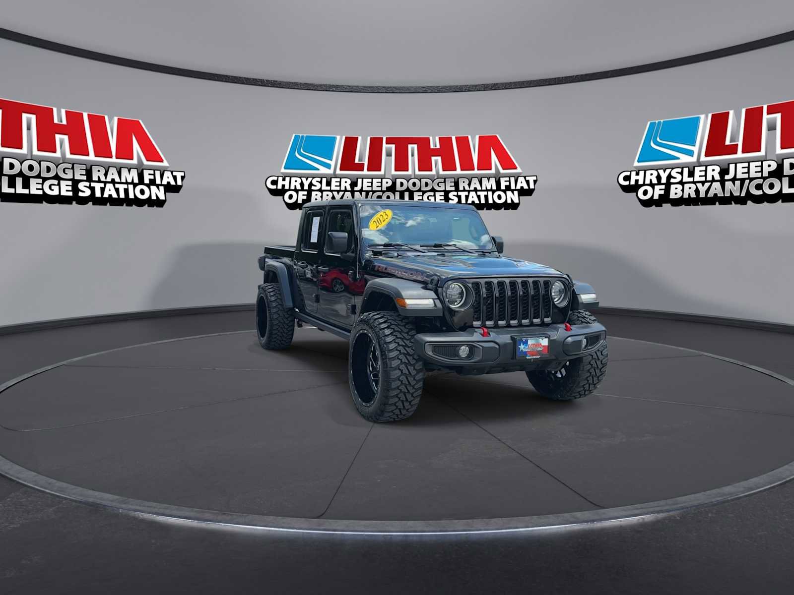 Used 2023 Jeep Gladiator Rubicon w/ LED Lighting Group AWD/4WD image 2