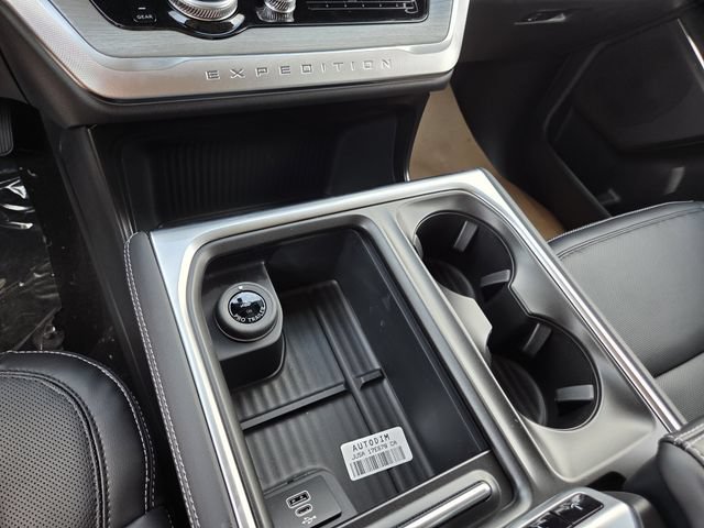 New 2026 Ford Expedition Platinum w/ Driver's Package AWD/4WD image 9