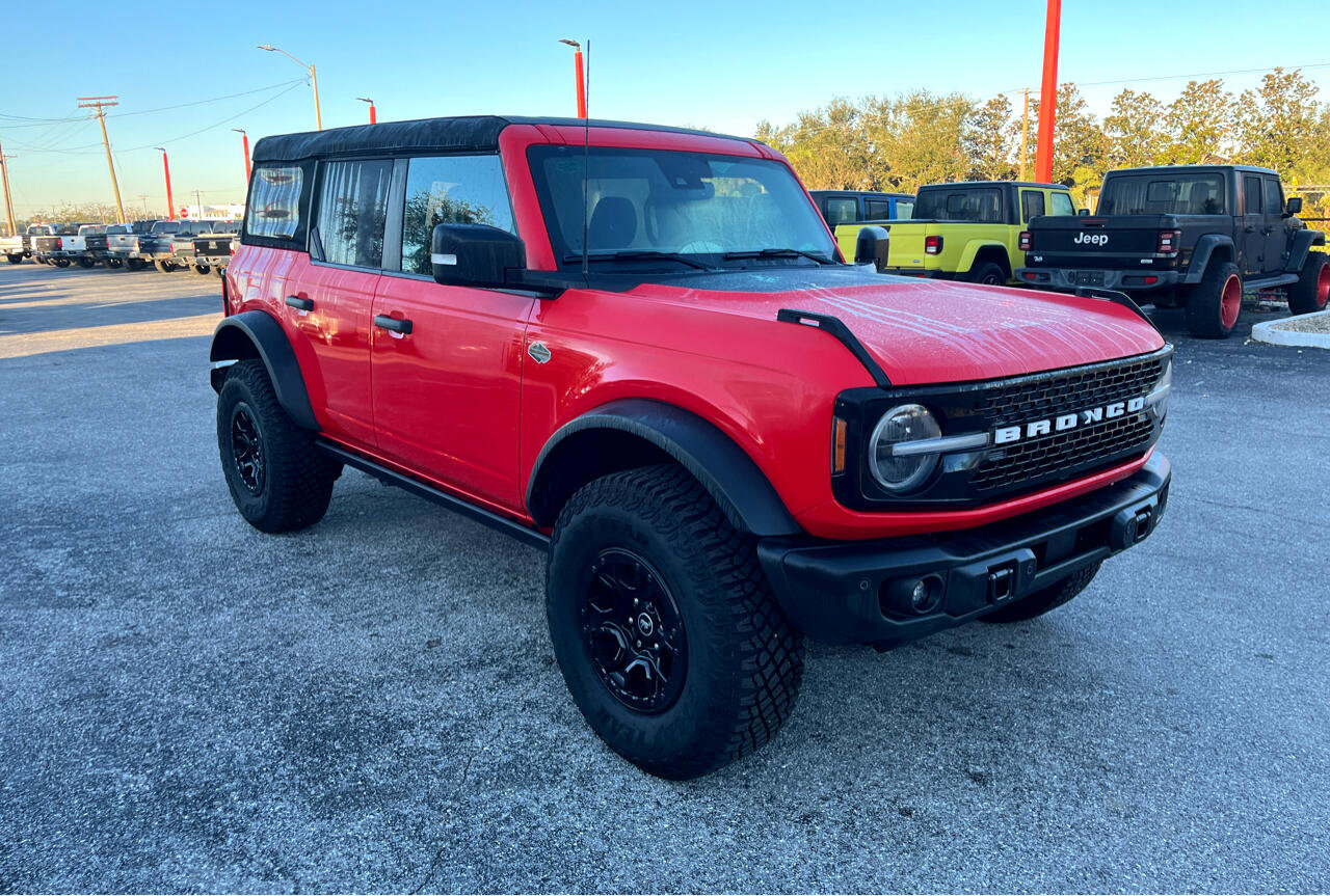 Used 2023 Ford Bronco Wildtrak image 5