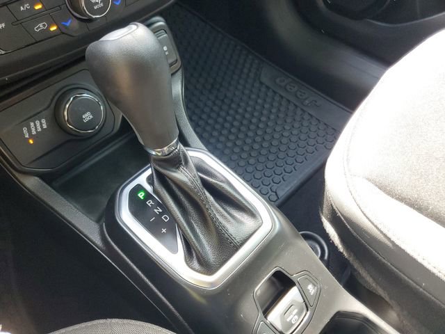 Used 2023 Jeep Renegade Altitude AWD/4WD image 27