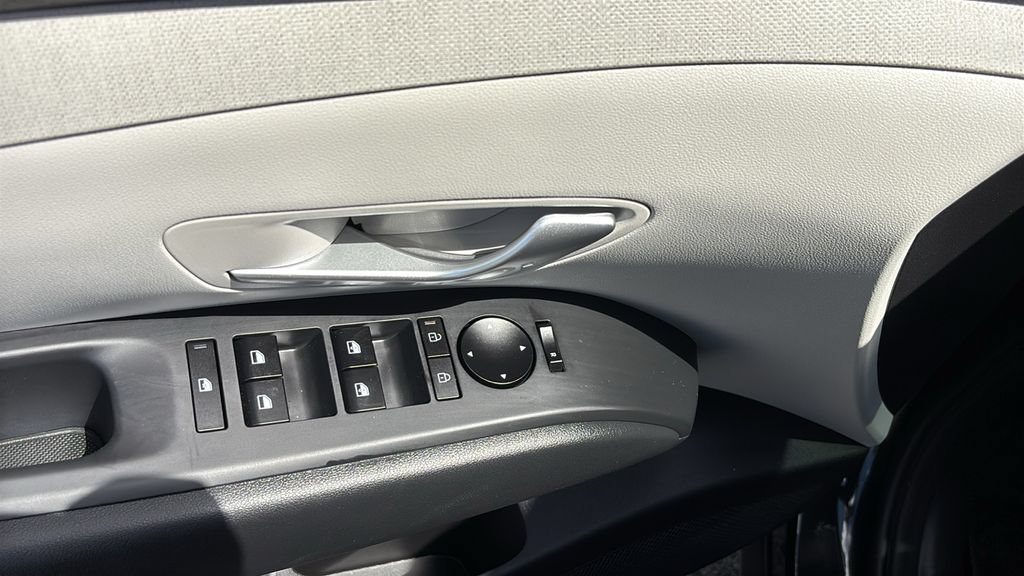Used 2025 Hyundai Tucson SEL AWD/4WD image 14