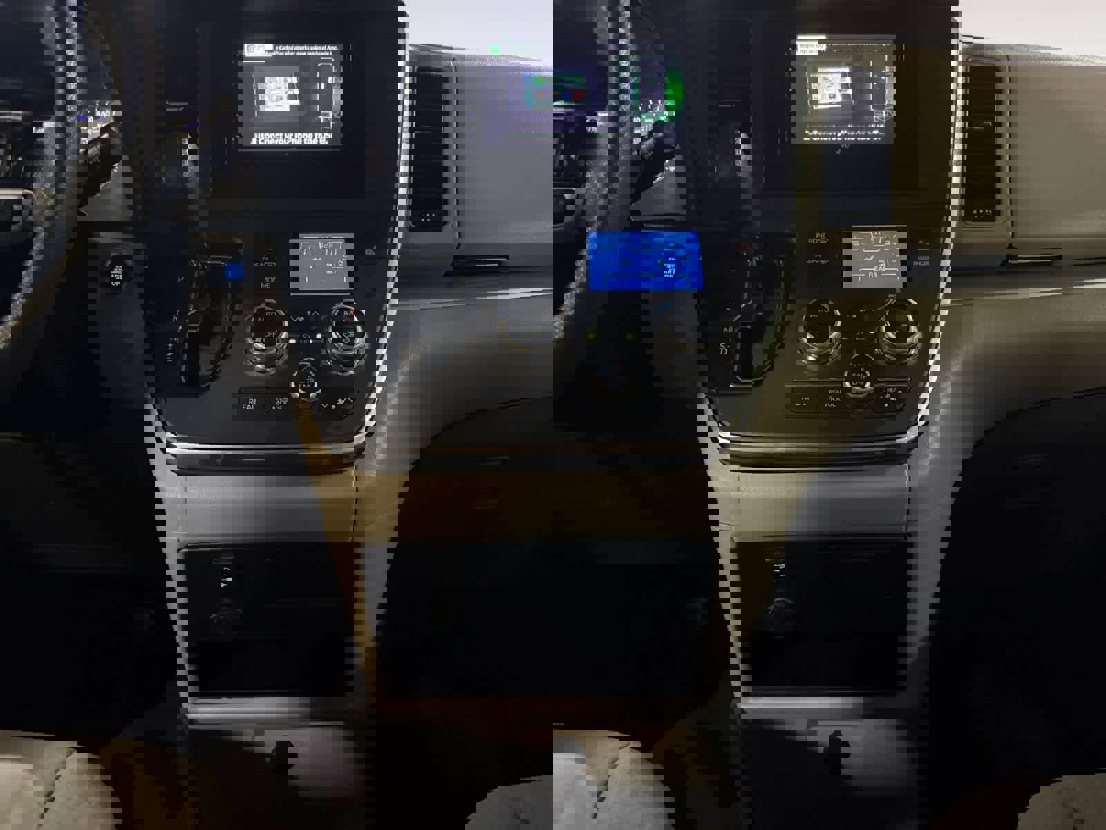 Used 2019 Toyota Sienna LE w/ LE Preferred Package image 16