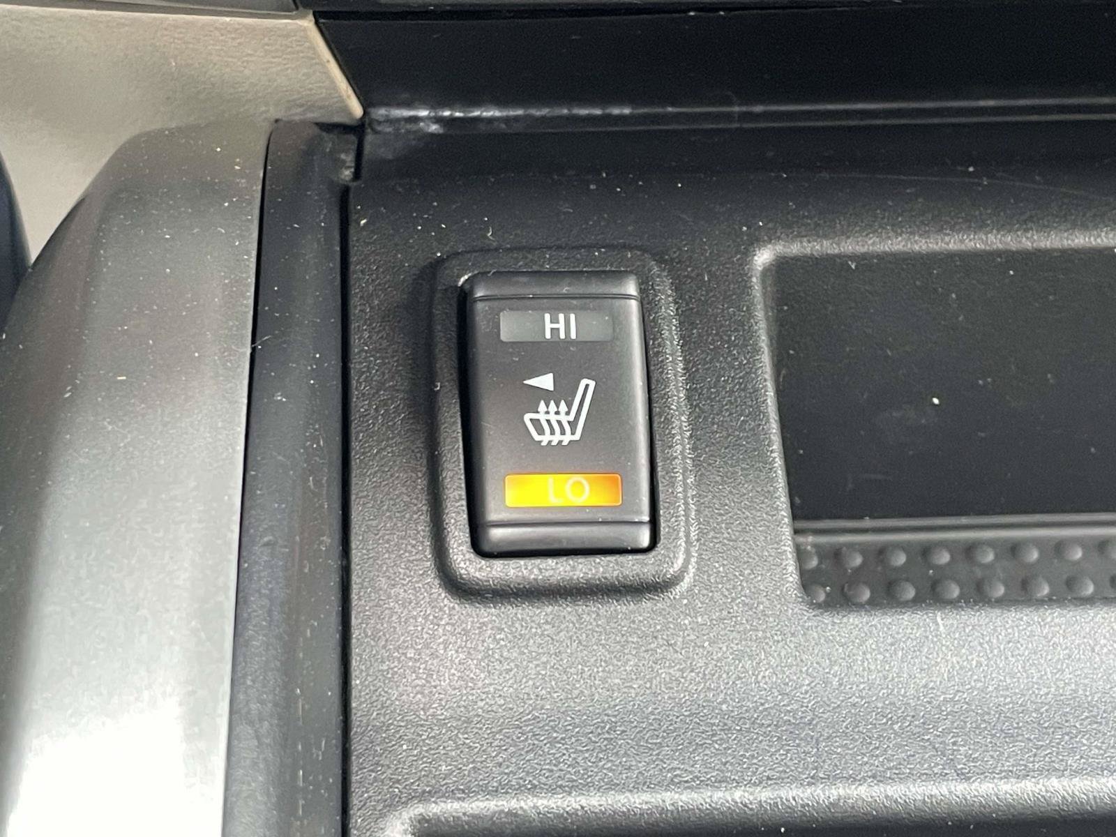 Used 2016 Nissan Titan SV AWD/4WD image 26
