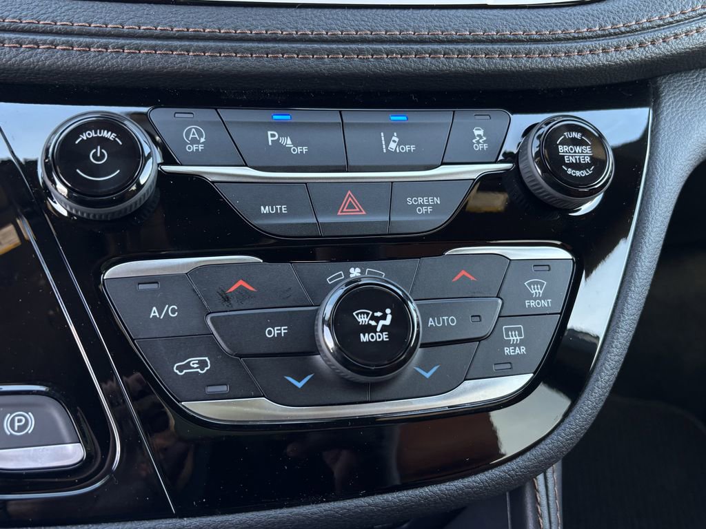 New 2026 Chrysler Pacifica Pinnacle FWD image 16