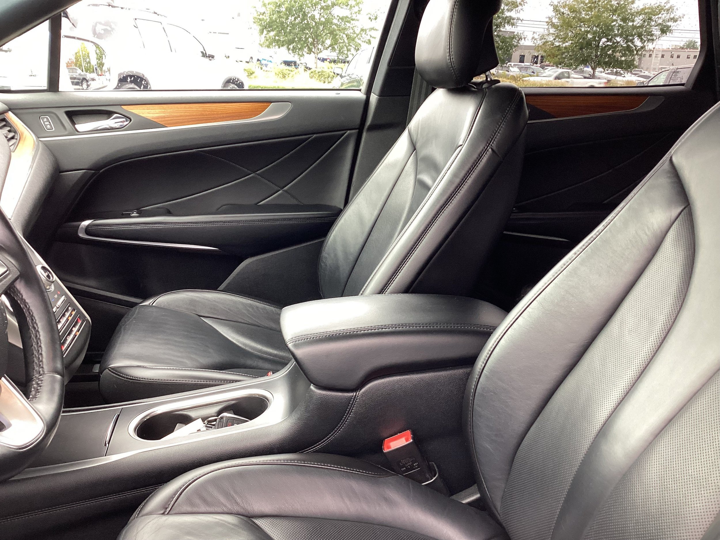 Used 2019 Lincoln MKC Select w/ Select Plus Package AWD/4WD image 12