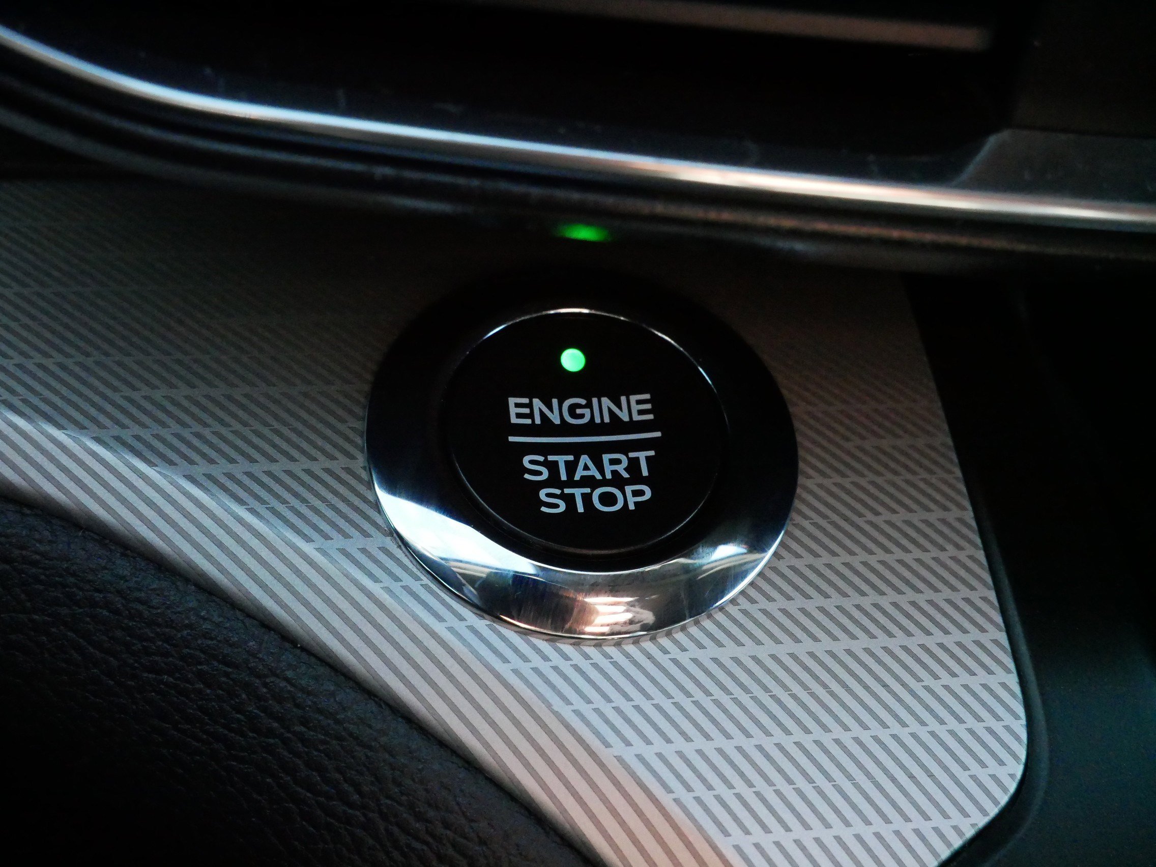 Used 2020 Ford Explorer XLT w/ Equipment Group 202A image 28