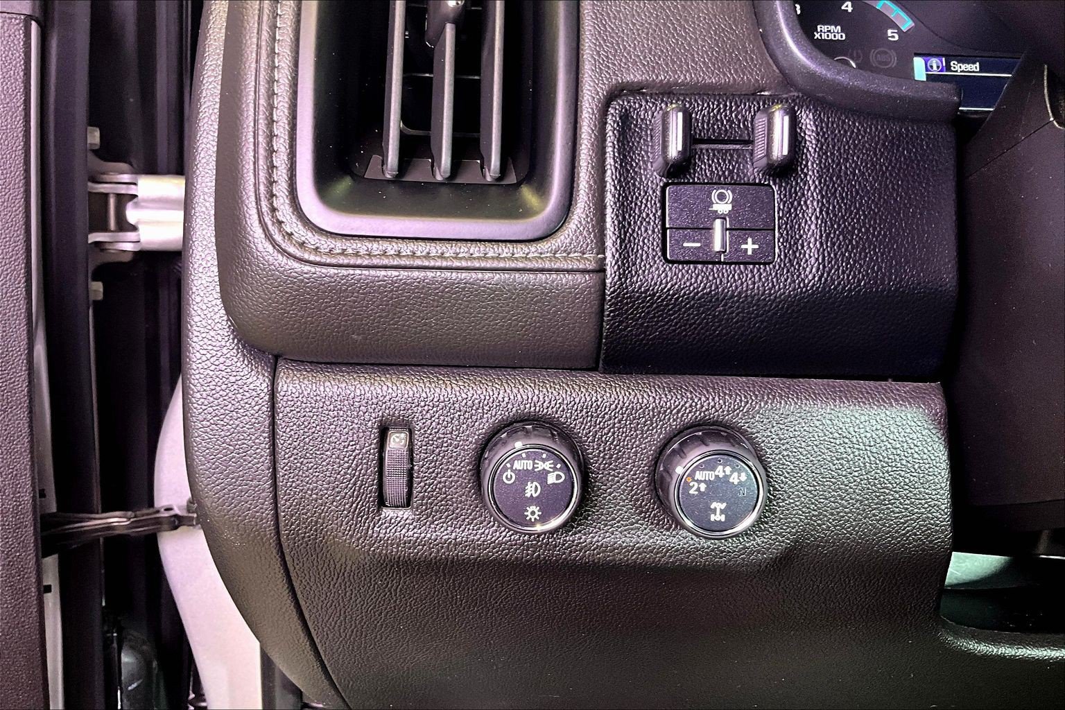 Used 2018 GMC Canyon SLE w/ SLE Convenience Package AWD/4WD image 18