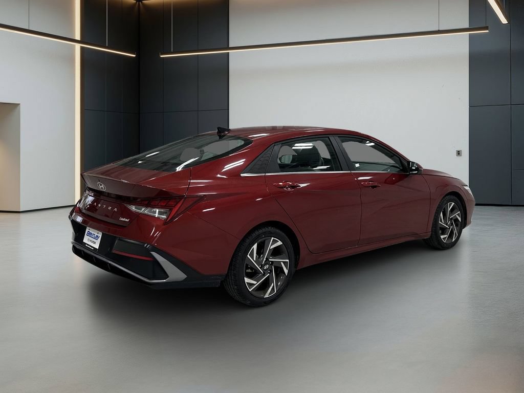 Certified 2024 Hyundai Elantra Limited FWD image 7