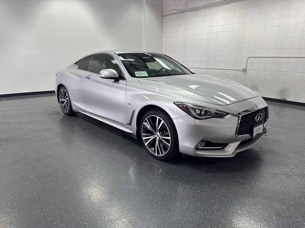 Used 2017 INFINITI Q60 w/ Premium Plus Package 2.0T image 2
