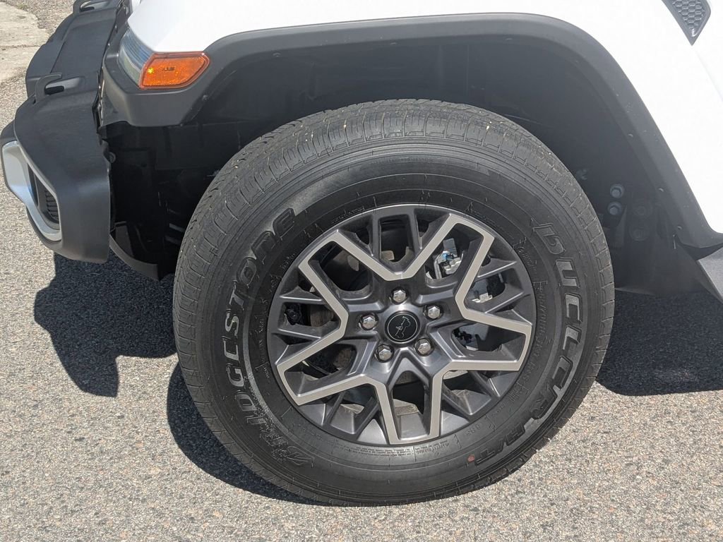 Used 2026 Jeep Wrangler Unlimited Sahara w/ Safety Group AWD/4WD image 9