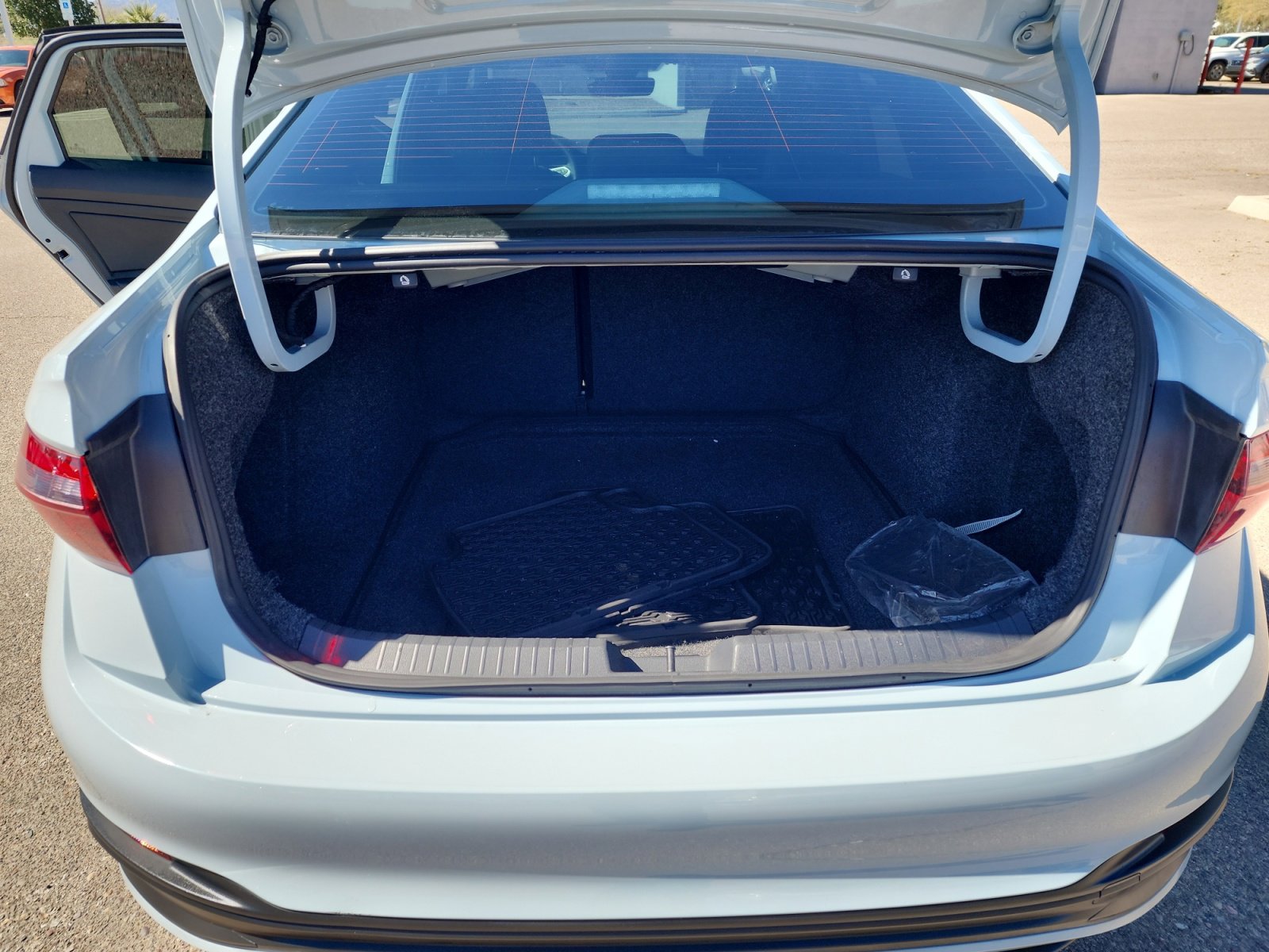 Certified 2025 Volkswagen Jetta Sport image 34