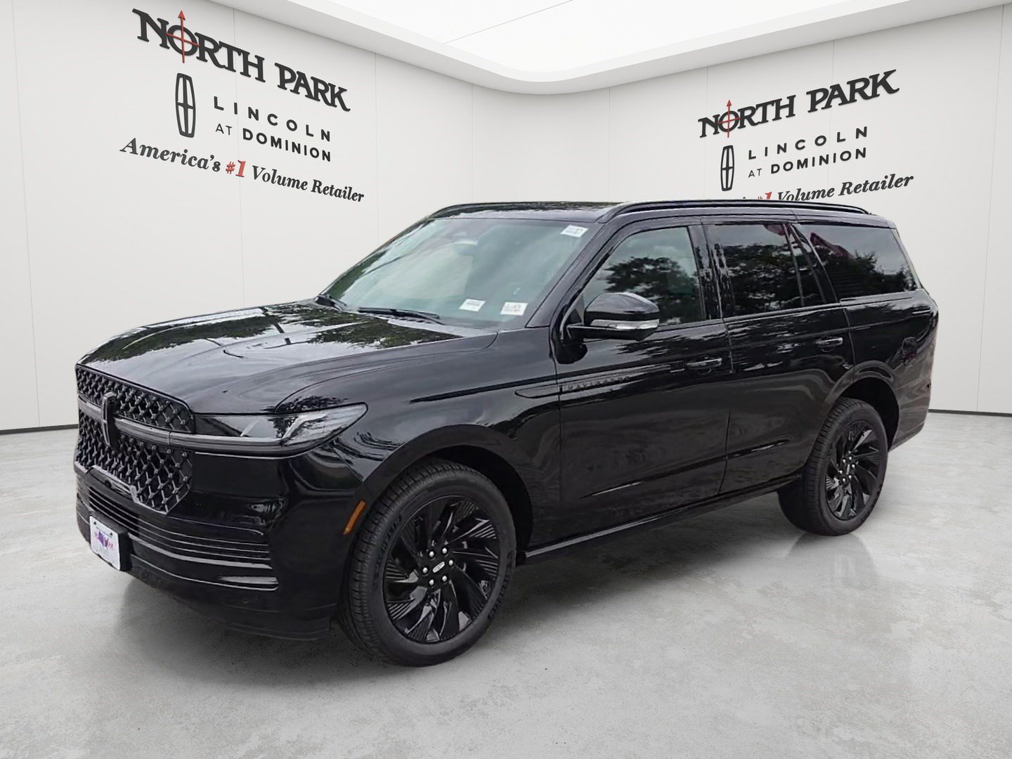 New 2026 Lincoln Navigator Reserve w/ Jet Appearance Package