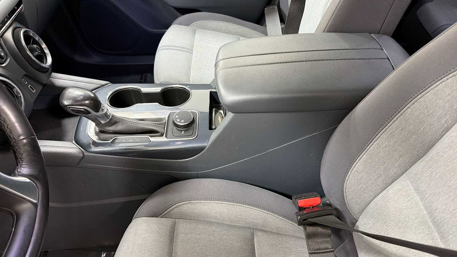 Used 2019 Chevrolet Blazer LT FWD image 22