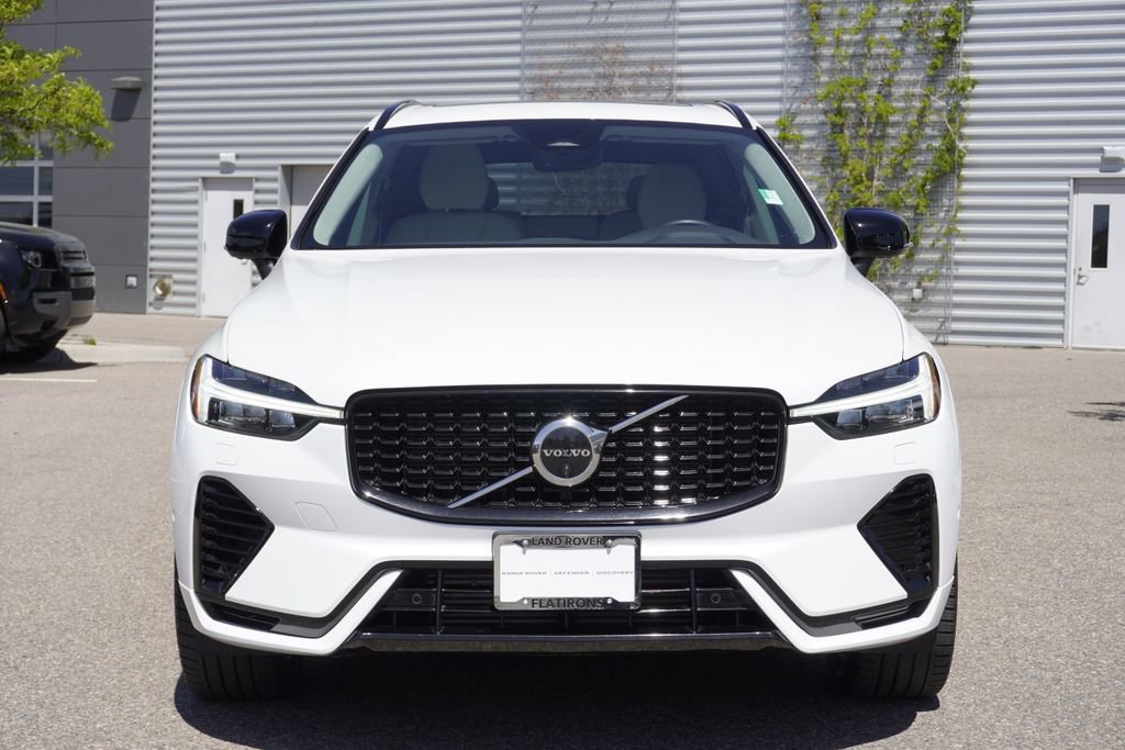 Used 2023 Volvo XC60 T8 Plus w/ Climate Package AWD/4WD image 5