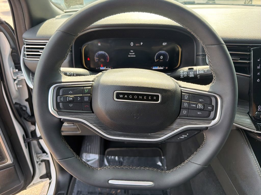 Used 2024 Jeep Wagoneer L Series II w/ Flexible Seating Group image 17