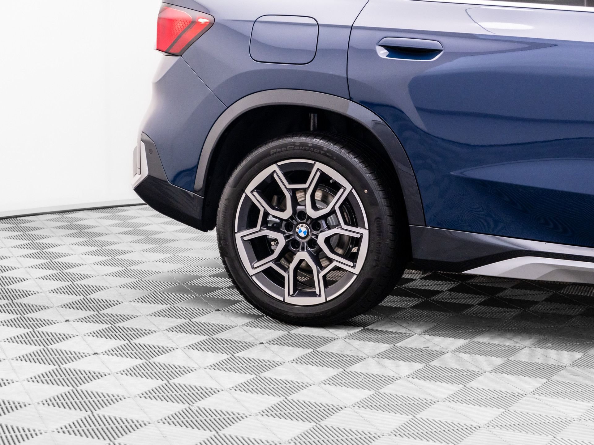 New 2026 BMW X1 xDrive28i w/ Convenience Package AWD/4WD image 35