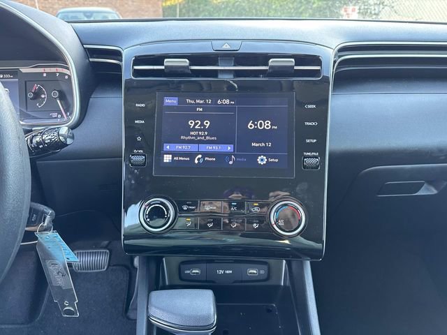 Used 2023 Hyundai Tucson SE image 24