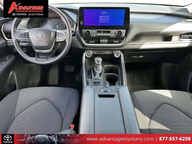 Certified 2025 Toyota Grand Highlander AWD image 19