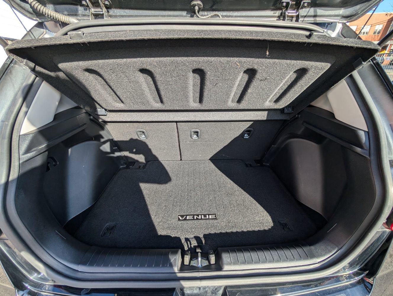 Used 2024 Hyundai Venue SEL FWD image 19