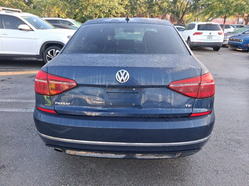 Used 2018 Volkswagen Passat 2.0T R-Line FWD image 8
