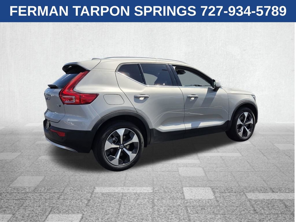 Certified 2025 Volvo XC40 B5 Plus image 9
