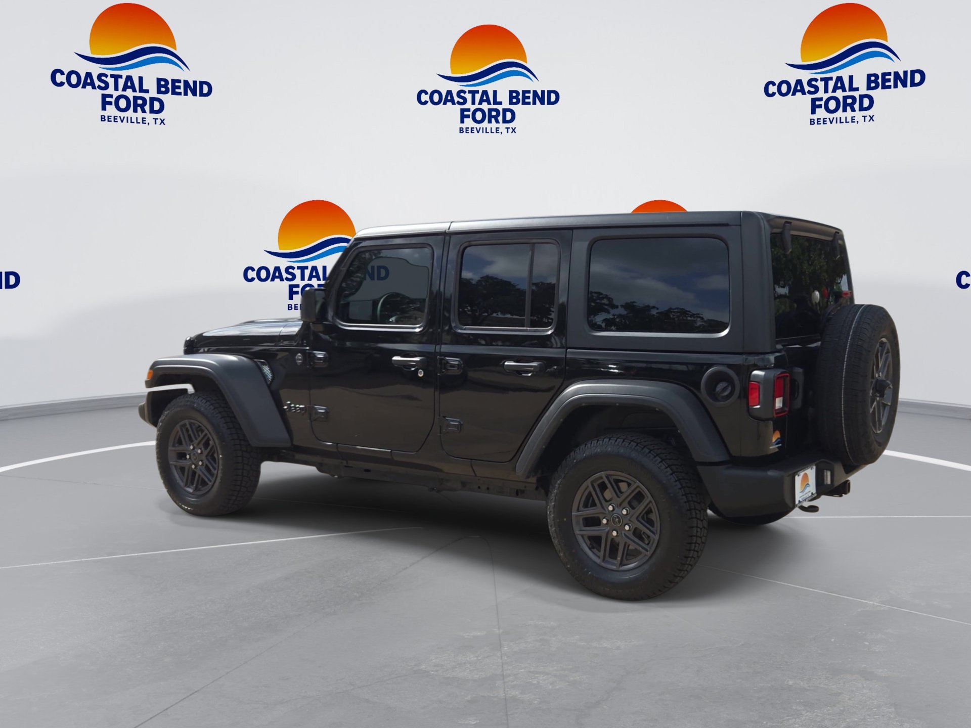 Used 2024 Jeep Wrangler Unlimited Sport AWD/4WD image 6