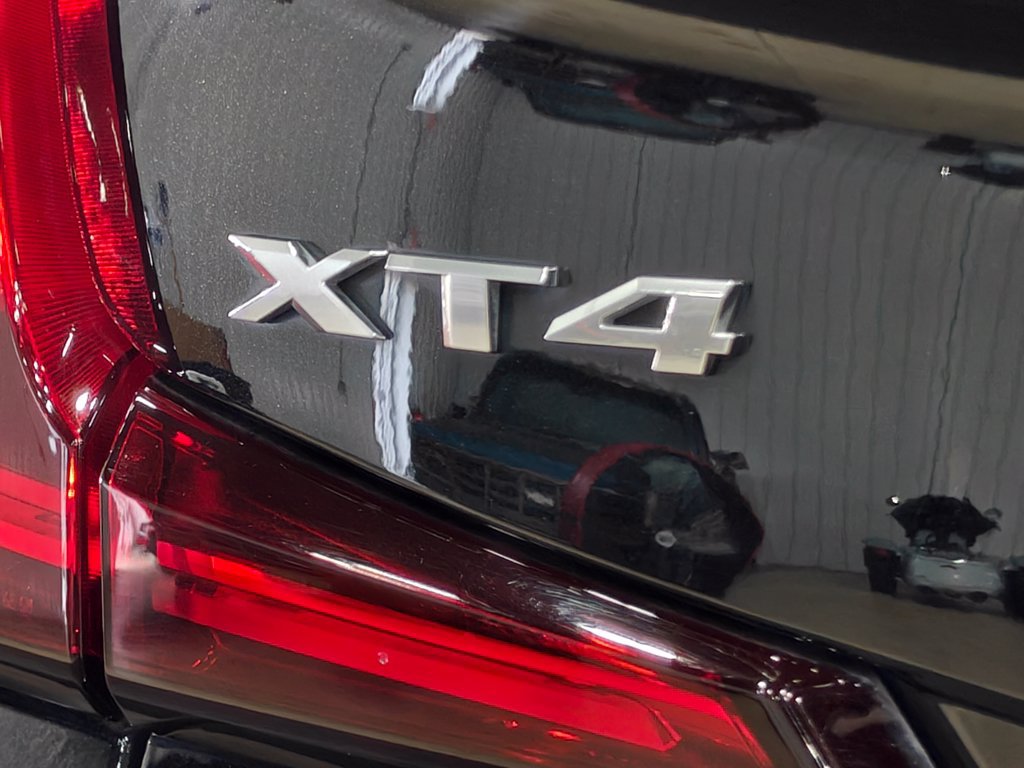 Used 2023 Cadillac XT4 Luxury AWD/4WD image 54