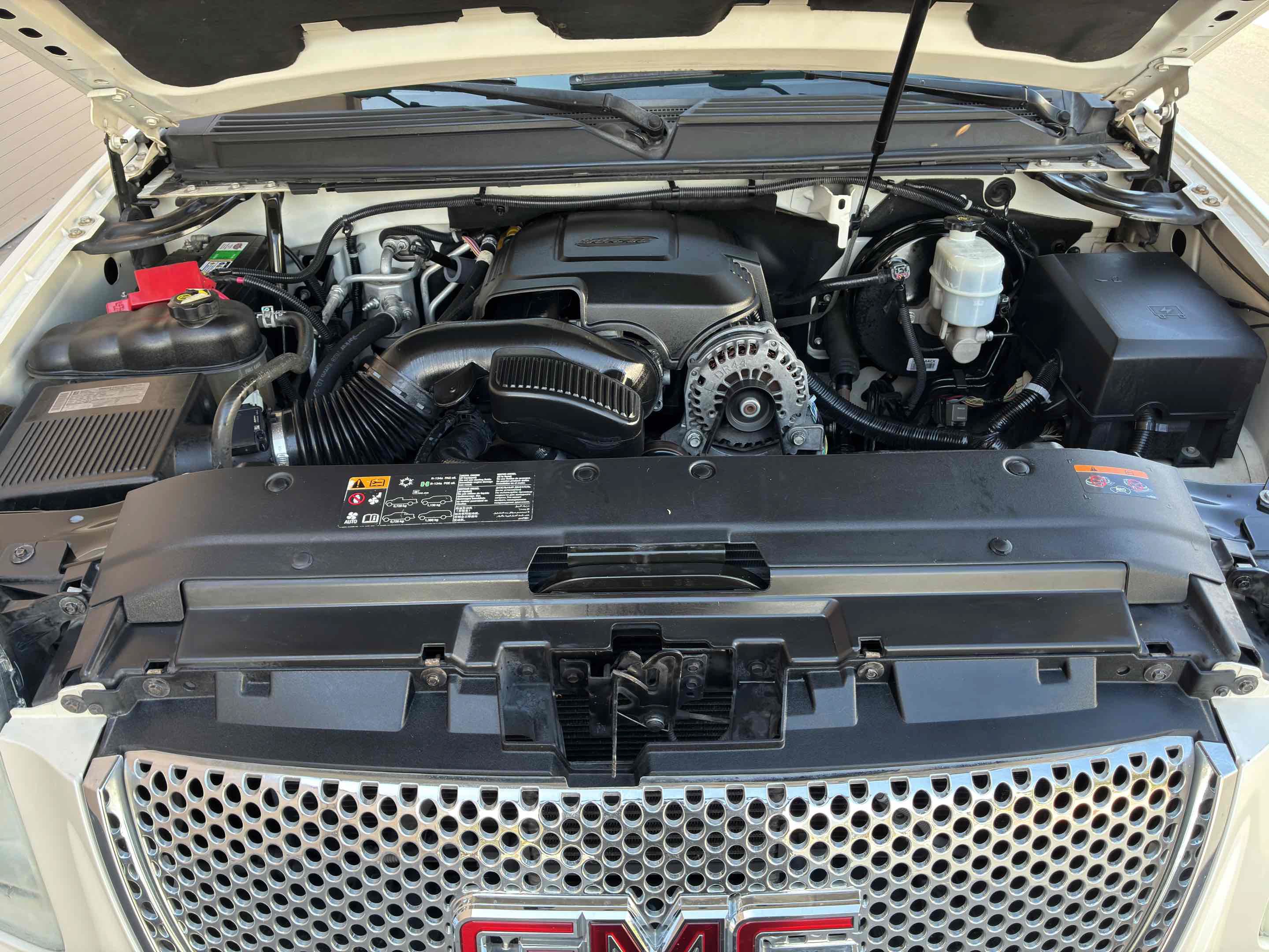 Used 2012 GMC Yukon Denali AWD/4WD image 63