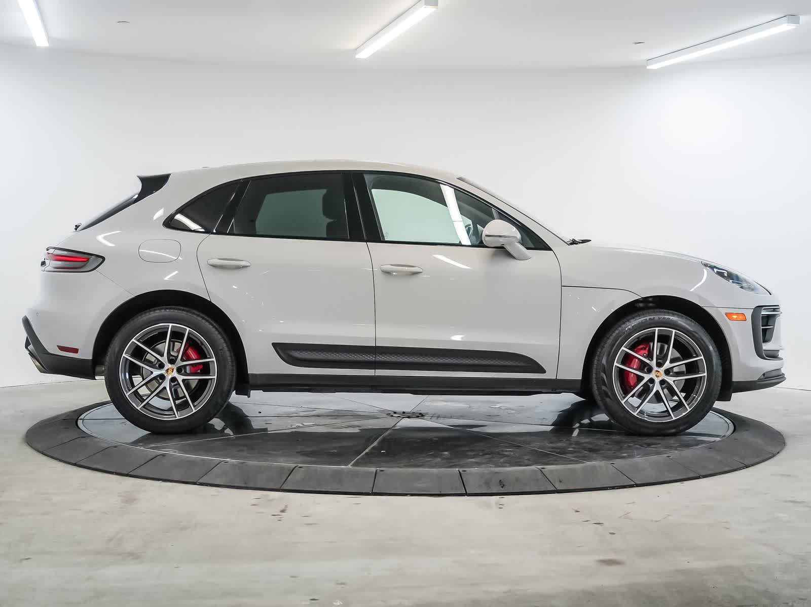 Certified 2024 Porsche Macan S AWD/4WD image 8