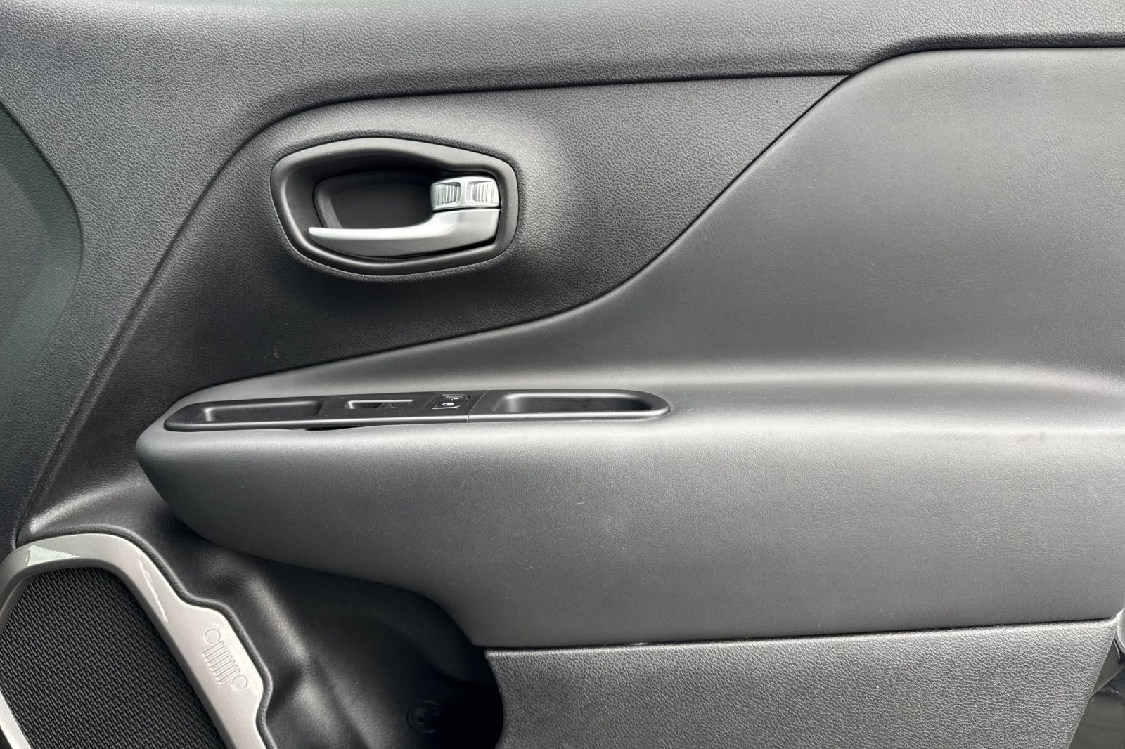 Used 2022 Jeep Renegade Latitude w/ Convenience Group image 20