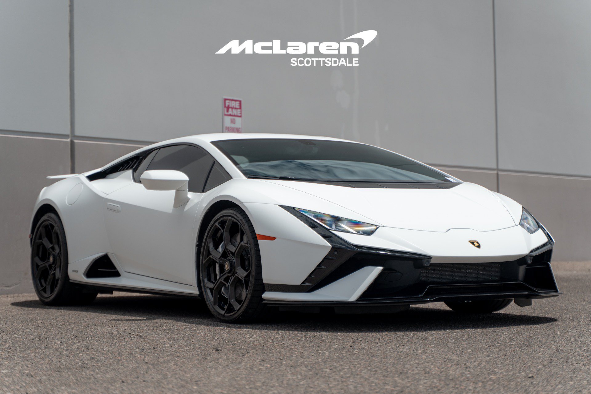 Used 2024 Lamborghini Huracan Tecnica RWD image 9