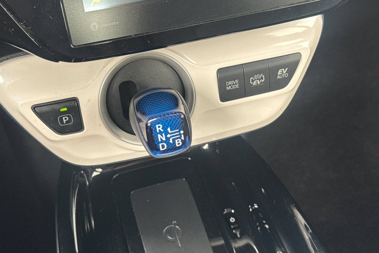Used 2017 Toyota Prius Prime Premium FWD image 22