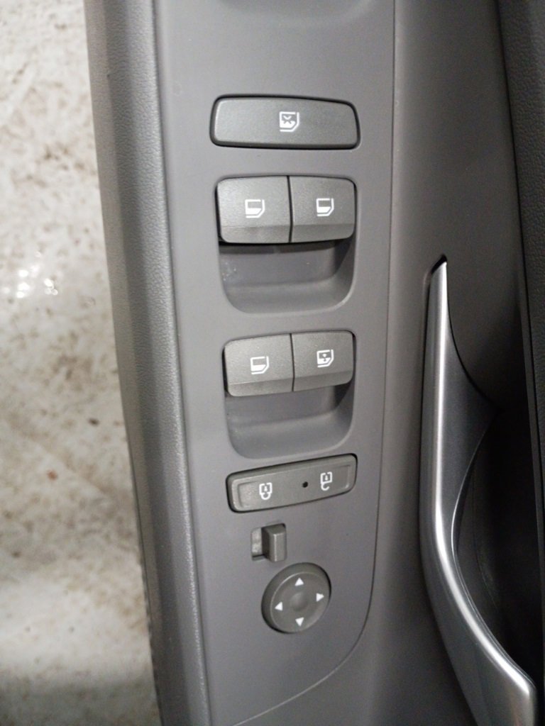 Certified 2024 Hyundai Elantra SEL image 9