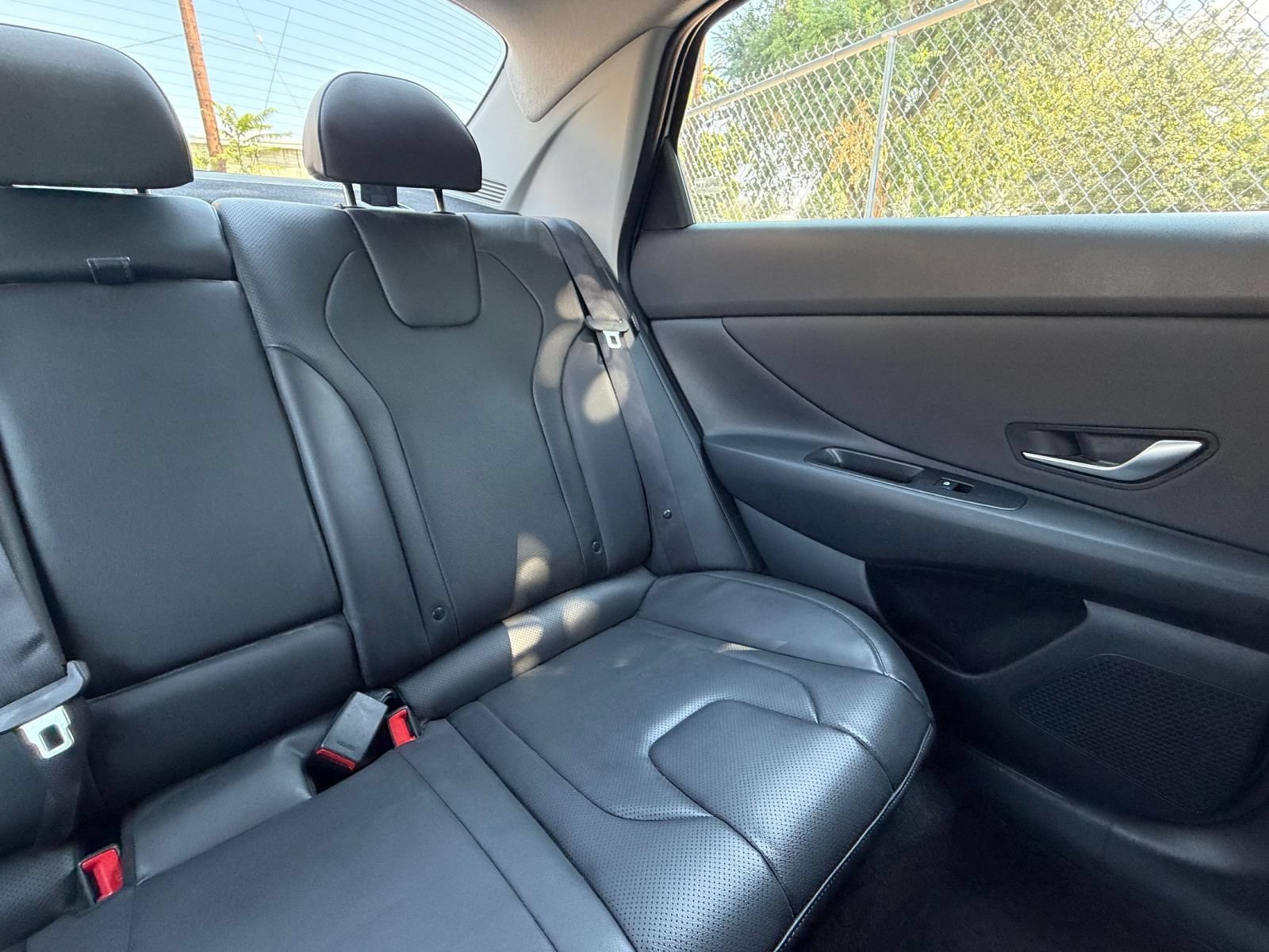 Used 2025 Hyundai Elantra Limited FWD image 38